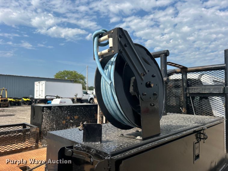 image for item EG0916 2019 Ford F550 Super Duty XL winch truck