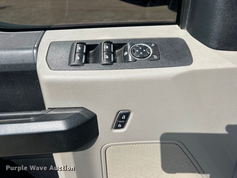 image for item EG0916 2019 Ford F550 Super Duty XL winch truck