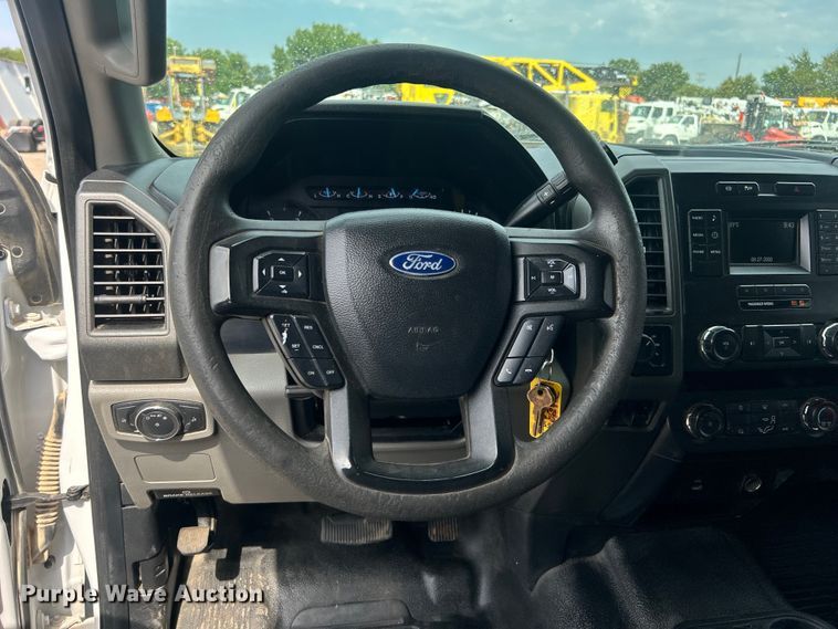 image for item EG0916 2019 Ford F550 Super Duty XL winch truck