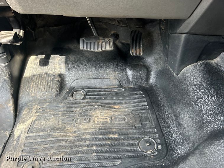 image for item EG0916 2019 Ford F550 Super Duty XL winch truck