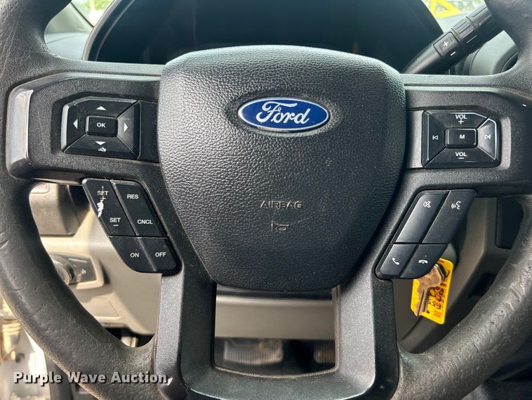 image for item EG0916 2019 Ford F550 Super Duty XL winch truck