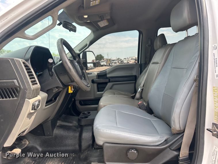 image for item EG0916 2019 Ford F550 Super Duty XL winch truck