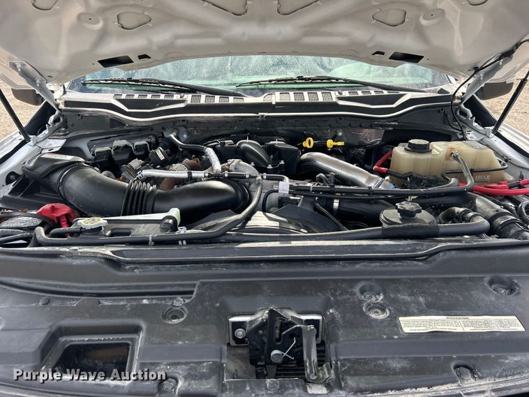 image for item EG0916 2019 Ford F550 Super Duty XL winch truck