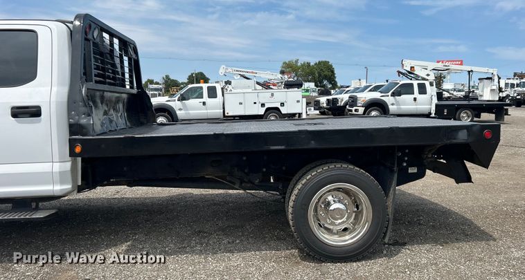 image for item EG0925 2020 Ford F550 Super Duty Crew Cab flatbed truck