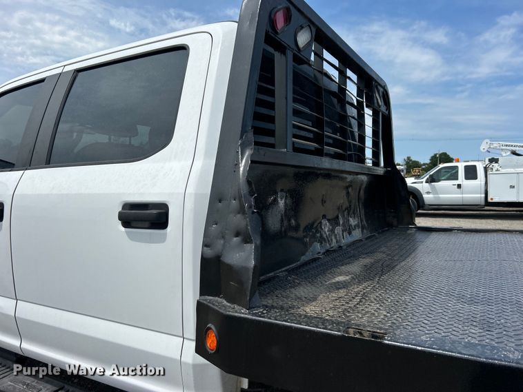 image for item EG0925 2020 Ford F550 Super Duty Crew Cab flatbed truck