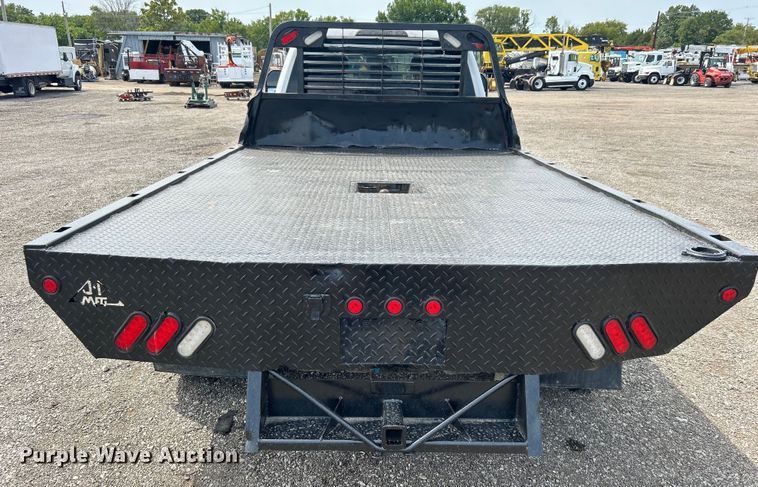 image for item EG0925 2020 Ford F550 Super Duty Crew Cab flatbed truck