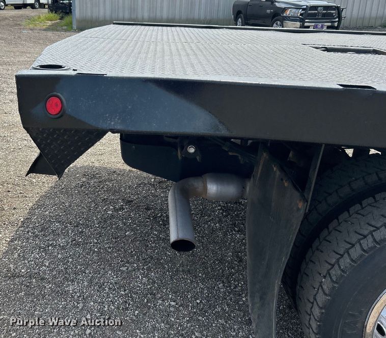 image for item EG0925 2020 Ford F550 Super Duty Crew Cab flatbed truck