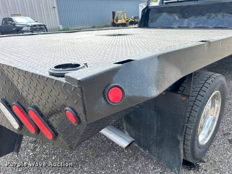 image for item EG0925 2020 Ford F550 Super Duty Crew Cab flatbed truck