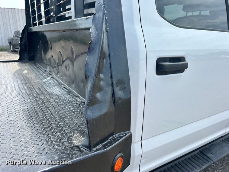 image for item EG0925 2020 Ford F550 Super Duty Crew Cab flatbed truck