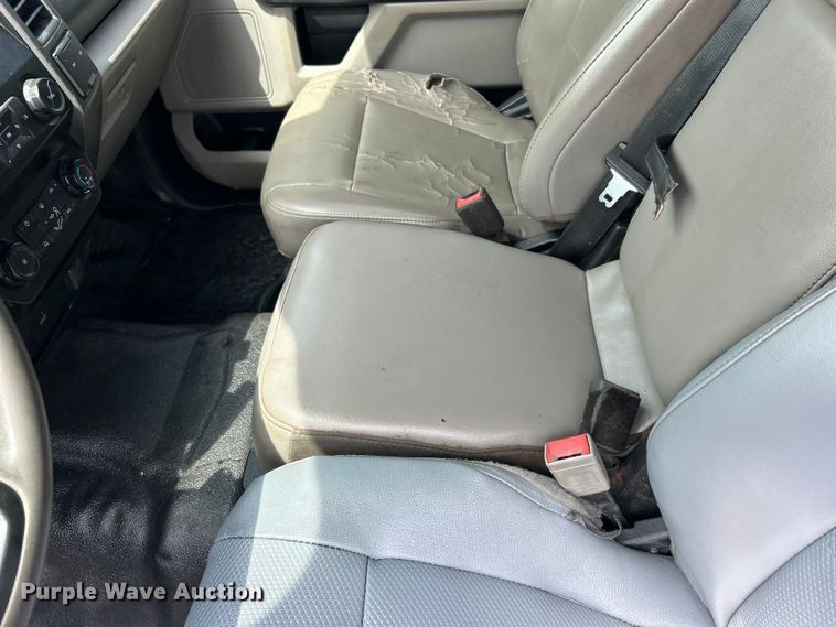 image for item EG0925 2020 Ford F550 Super Duty Crew Cab flatbed truck