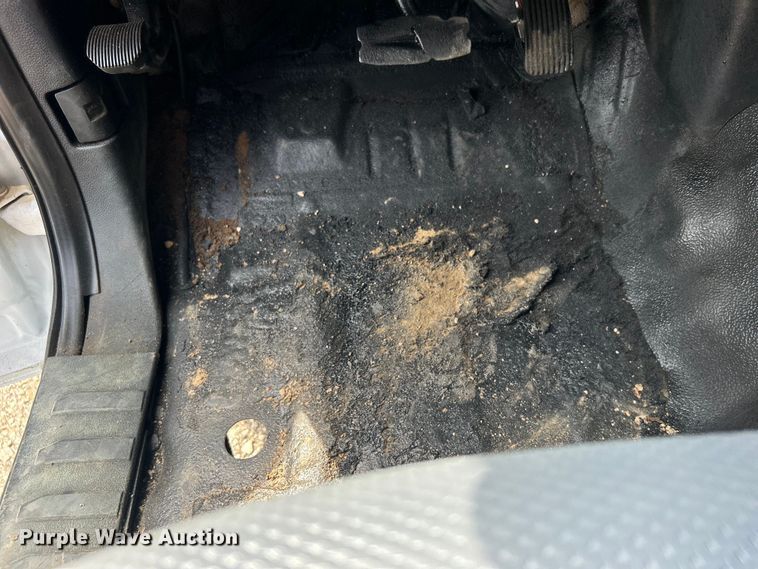 image for item EG0925 2020 Ford F550 Super Duty Crew Cab flatbed truck