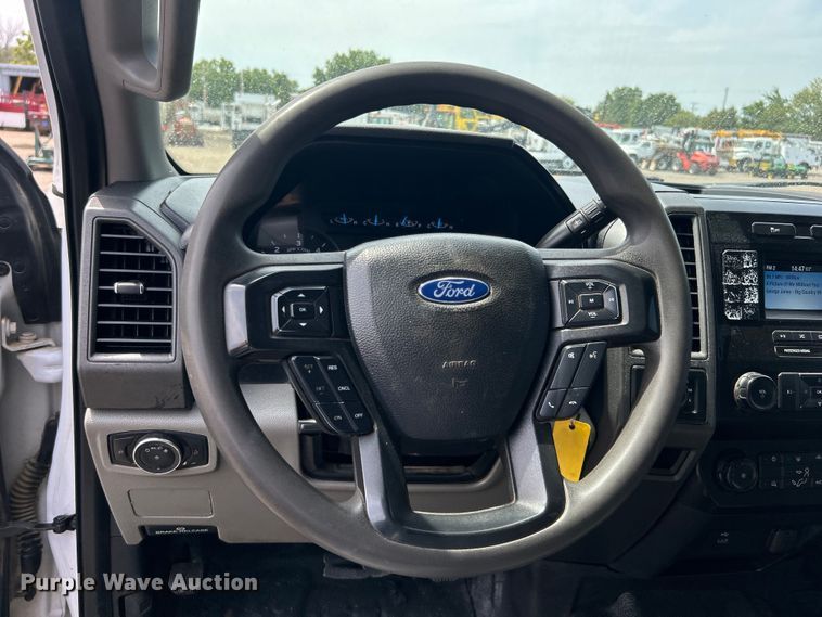 image for item EG0925 2020 Ford F550 Super Duty Crew Cab flatbed truck