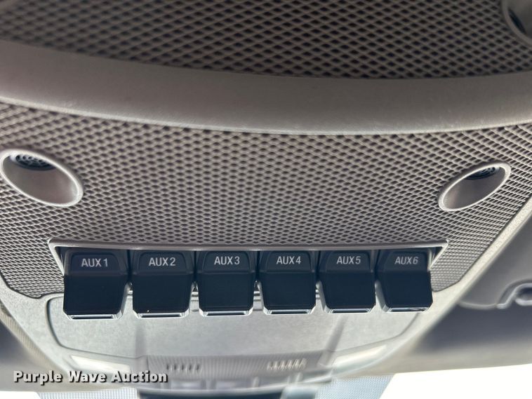 image for item EG0925 2020 Ford F550 Super Duty Crew Cab flatbed truck