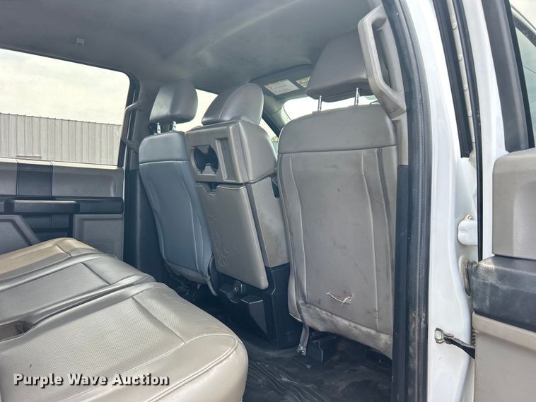 image for item EG0925 2020 Ford F550 Super Duty Crew Cab flatbed truck