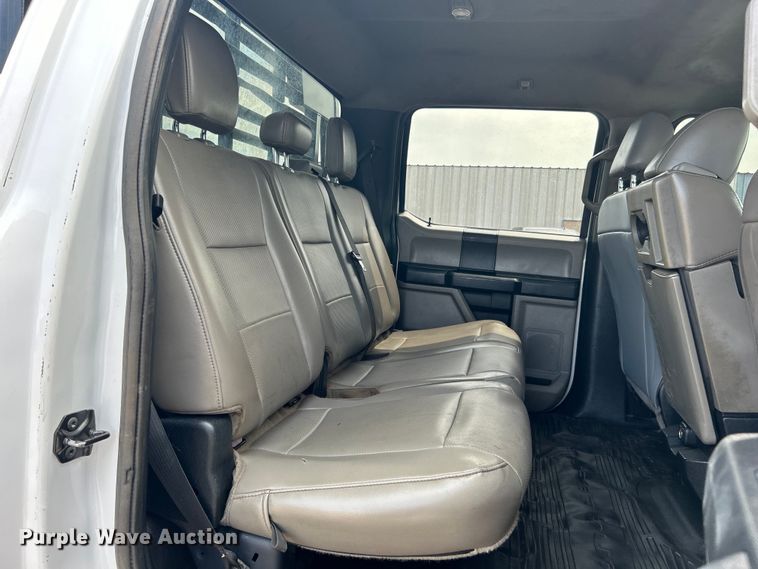 image for item EG0925 2020 Ford F550 Super Duty Crew Cab flatbed truck