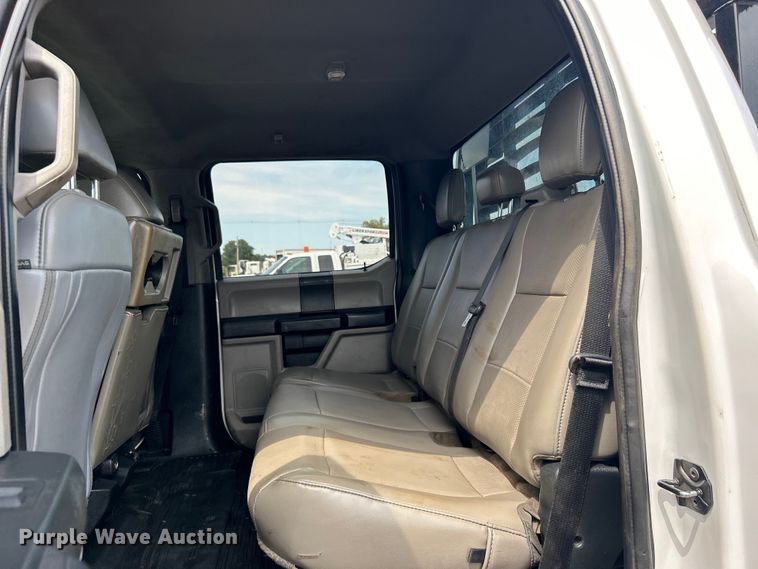 image for item EG0925 2020 Ford F550 Super Duty Crew Cab flatbed truck