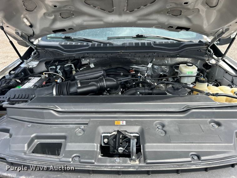 image for item EG0925 2020 Ford F550 Super Duty Crew Cab flatbed truck