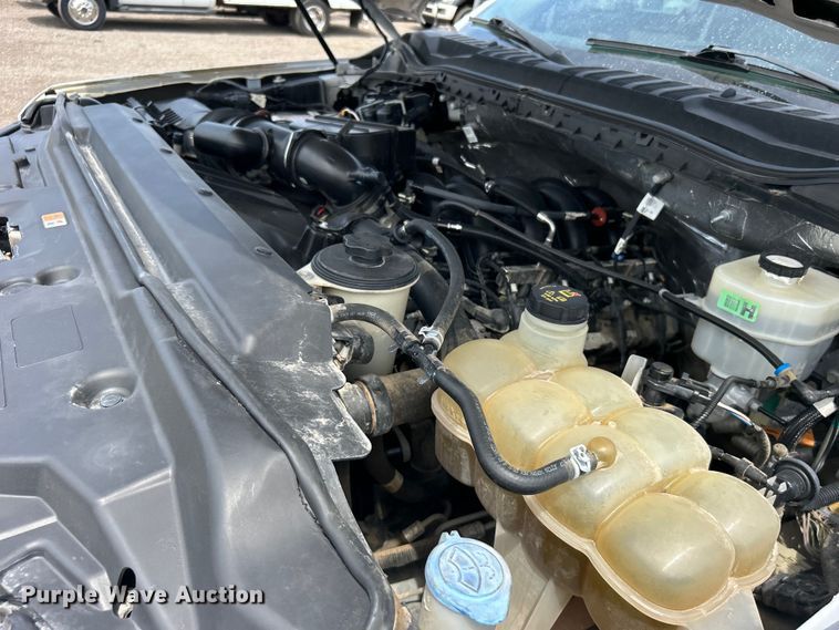 image for item EG0925 2020 Ford F550 Super Duty Crew Cab flatbed truck