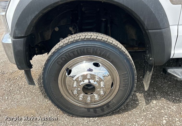 image for item EG0925 2020 Ford F550 Super Duty Crew Cab flatbed truck