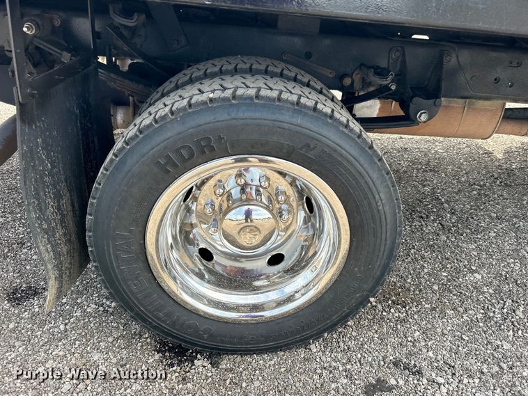 image for item EG0925 2020 Ford F550 Super Duty Crew Cab flatbed truck