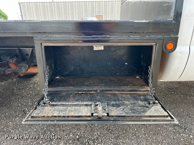 image for item EG0926 2013 Ford F550 Super Duty Crew Cab flatbed truck