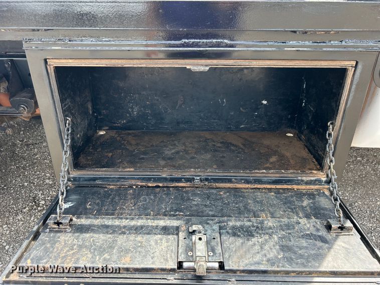 image for item EG0926 2013 Ford F550 Super Duty Crew Cab flatbed truck