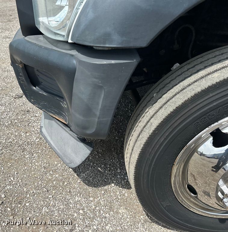 image for item EG0926 2013 Ford F550 Super Duty Crew Cab flatbed truck