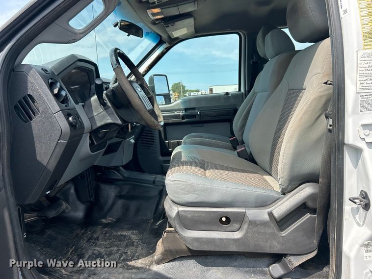 image for item EG0926 2013 Ford F550 Super Duty Crew Cab flatbed truck