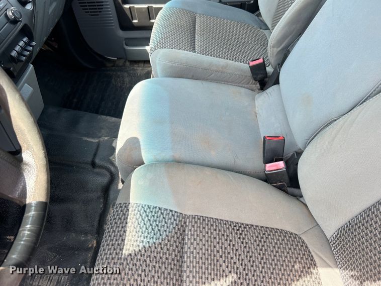 image for item EG0926 2013 Ford F550 Super Duty Crew Cab flatbed truck