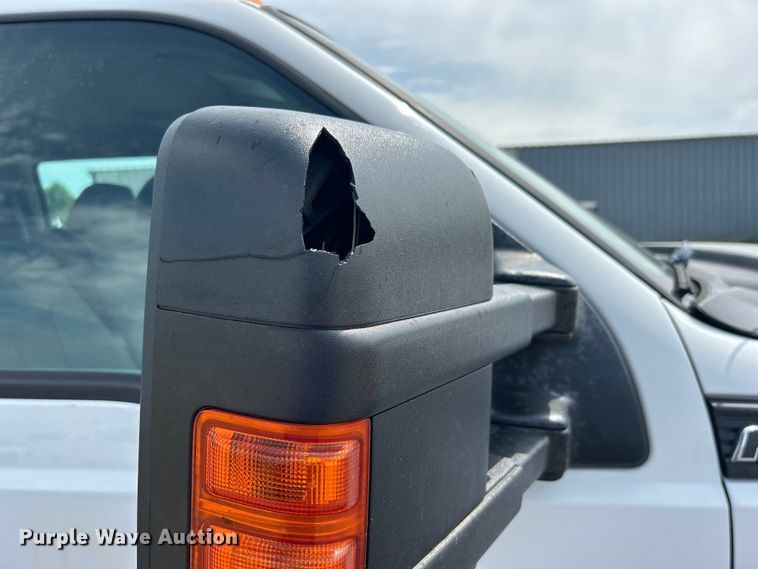 image for item EG0926 2013 Ford F550 Super Duty Crew Cab flatbed truck