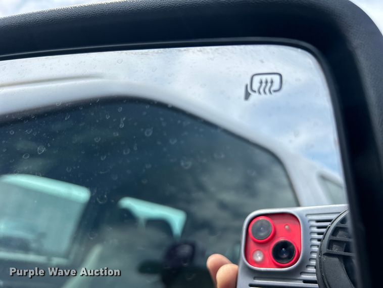 image for item EG0926 2013 Ford F550 Super Duty Crew Cab flatbed truck