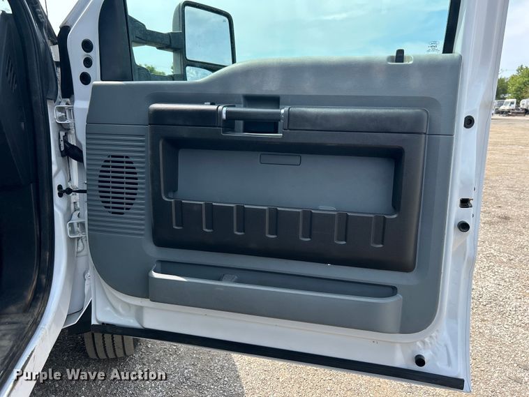 image for item EG0926 2013 Ford F550 Super Duty Crew Cab flatbed truck