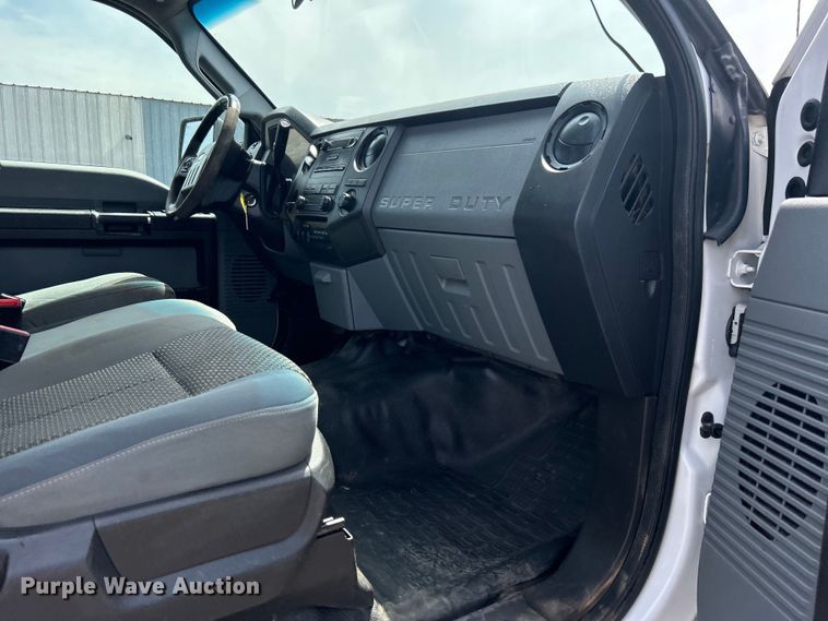 image for item EG0926 2013 Ford F550 Super Duty Crew Cab flatbed truck