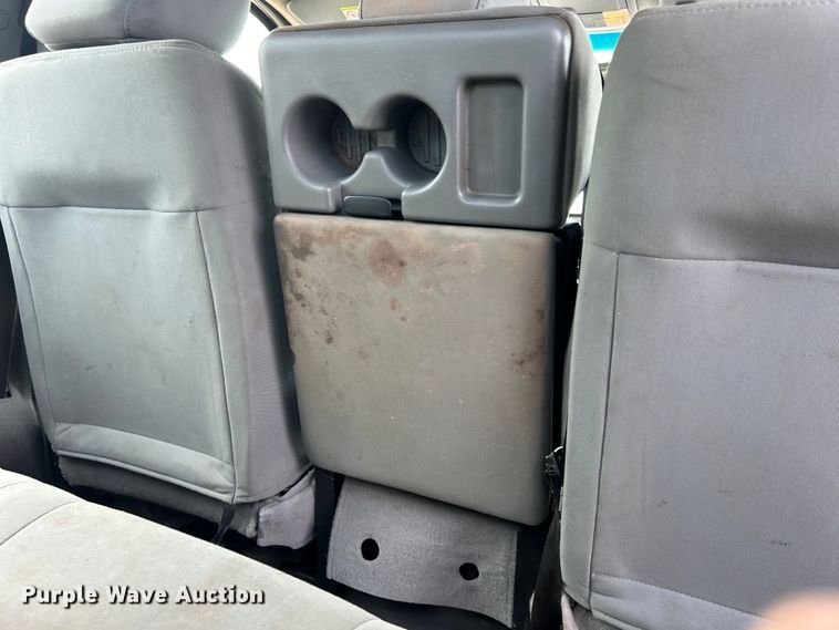 image for item EG0926 2013 Ford F550 Super Duty Crew Cab flatbed truck