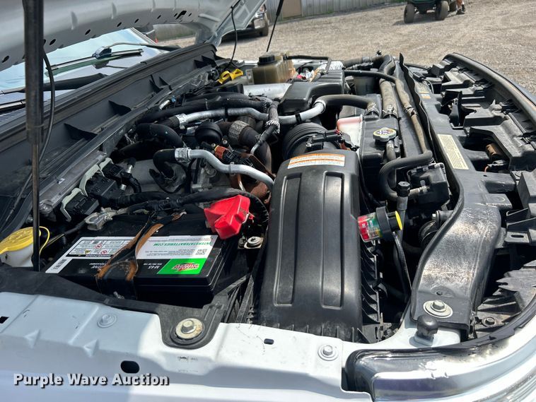 image for item EG0926 2013 Ford F550 Super Duty Crew Cab flatbed truck