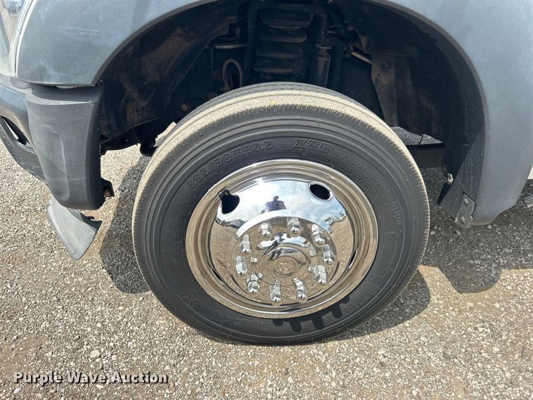 image for item EG0926 2013 Ford F550 Super Duty Crew Cab flatbed truck