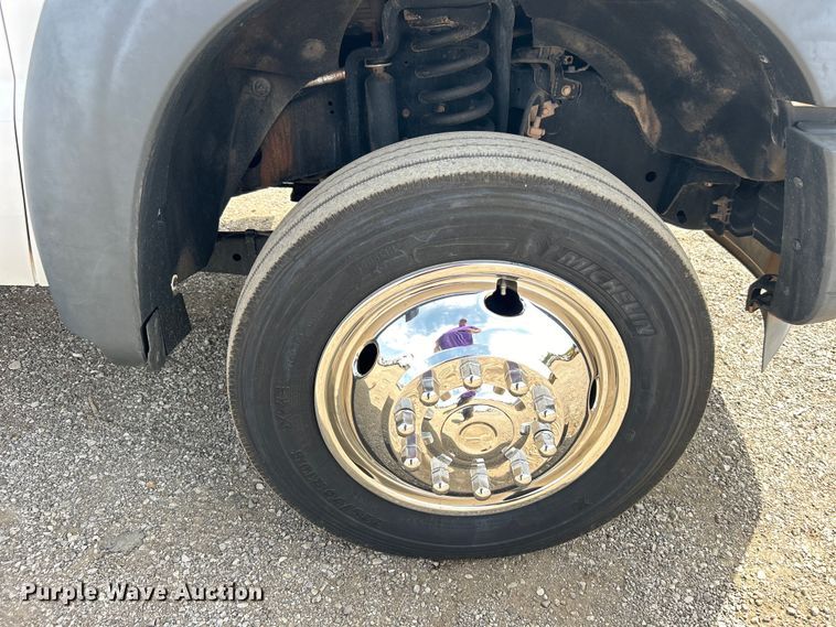 image for item EG0926 2013 Ford F550 Super Duty Crew Cab flatbed truck