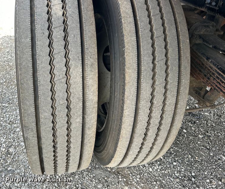 image for item EG0926 2013 Ford F550 Super Duty Crew Cab flatbed truck