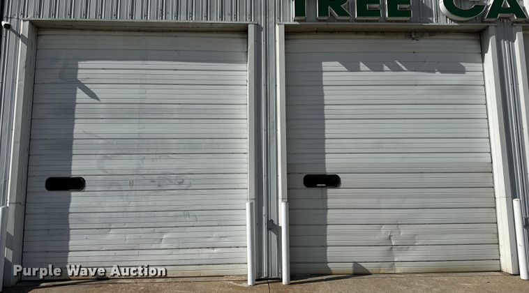 image for item EH6768 (2) insulated garage doors