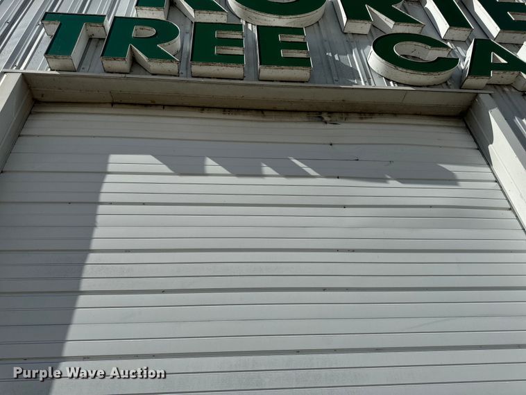 image for item EH6768 (2) insulated garage doors