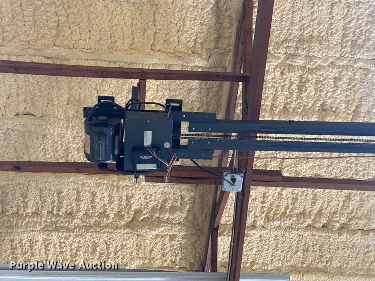 image for item EH6768 (2) insulated garage doors