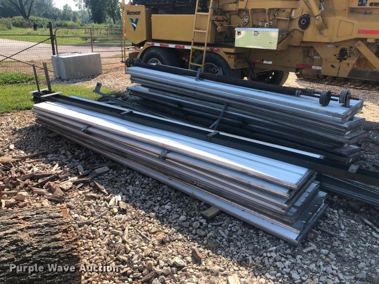 image for item EH6768 (2) insulated garage doors