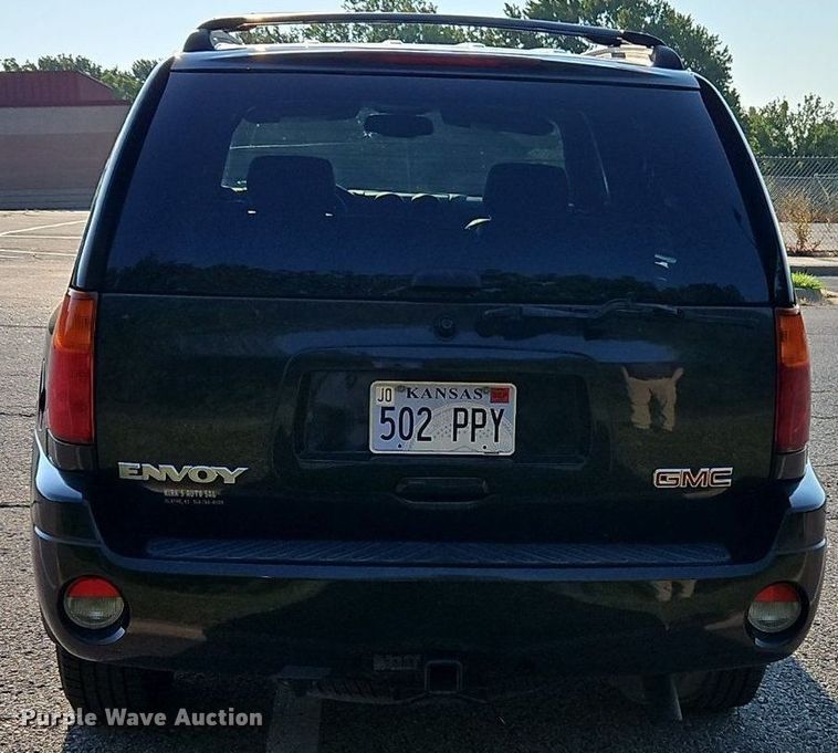 image for item EI8217 2004 GMC Envoy SUV