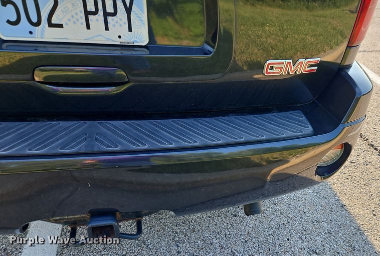 image for item EI8217 2004 GMC Envoy SUV