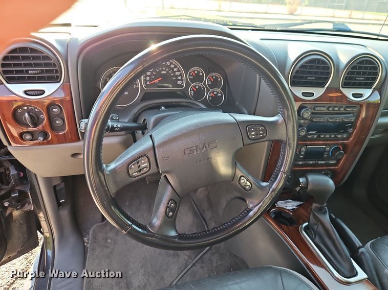 image for item EI8217 2004 GMC Envoy SUV