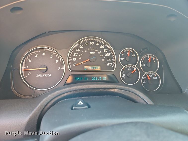 image for item EI8217 2004 GMC Envoy SUV