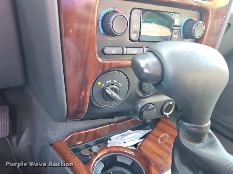 image for item EI8217 2004 GMC Envoy SUV