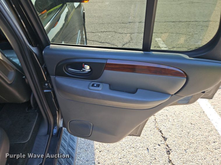 image for item EI8217 2004 GMC Envoy SUV