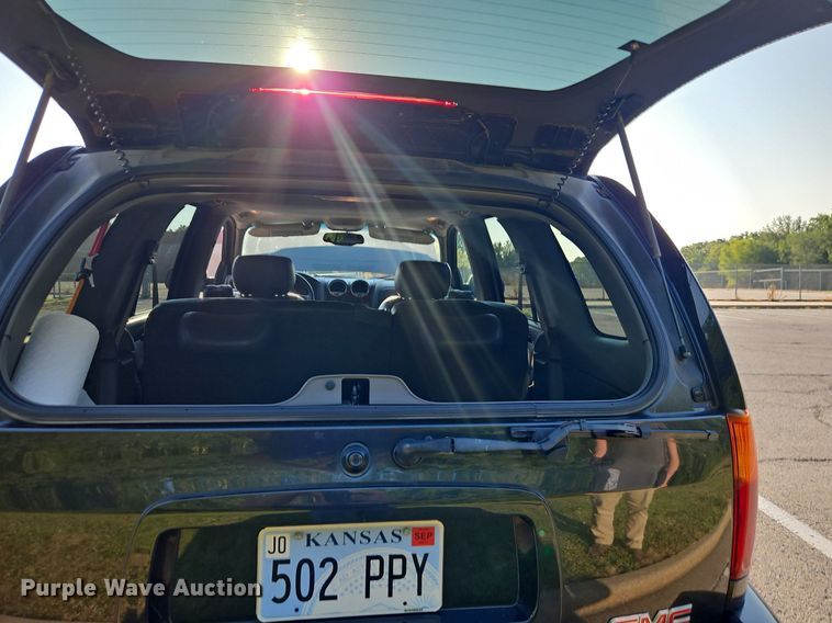 image for item EI8217 2004 GMC Envoy SUV