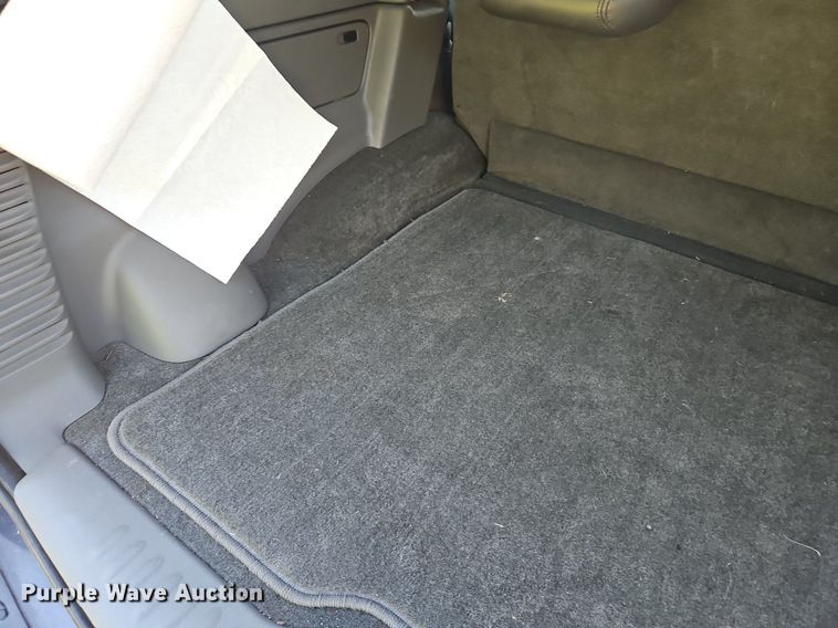 image for item EI8217 2004 GMC Envoy SUV